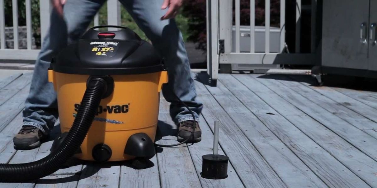Attach the accessory for removing water to your Shop Vac SmartVacuumGuide